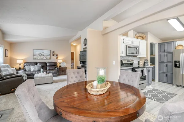 $180,000 | 15216 122nd Avenue East, Unit 3, Puyallup, WA 98374