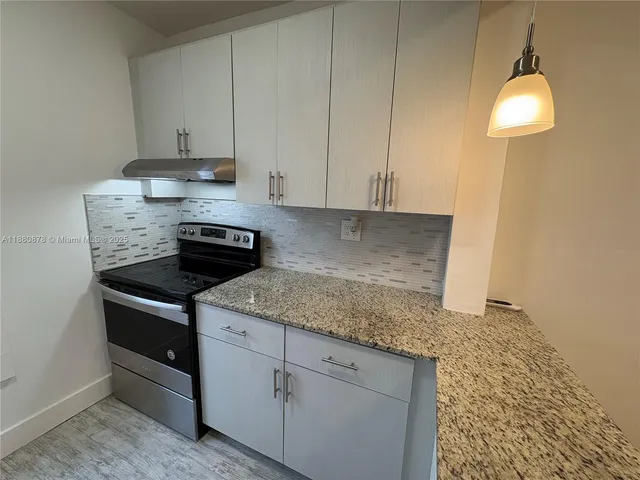 $1,700 | 3237 Southwest 4th Street, Unit 8, Miami, FL 33135