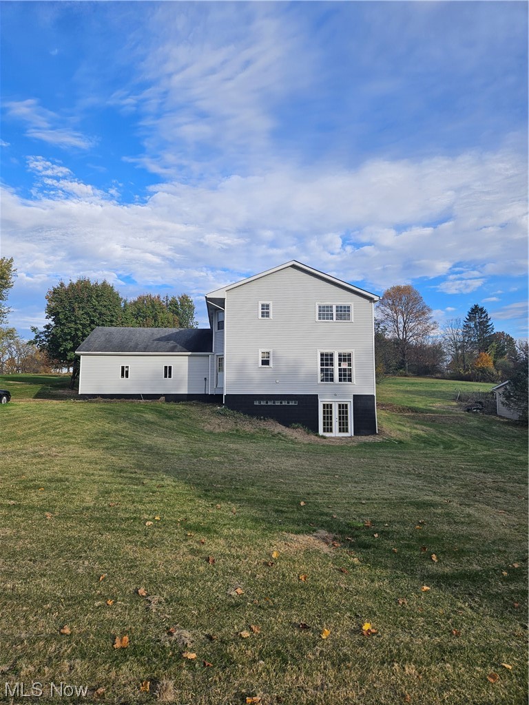1732 Bantam Ridge Road Steubenville, OH 43953 - Photo 2 of 22 Front view of house featuring a large lawn
