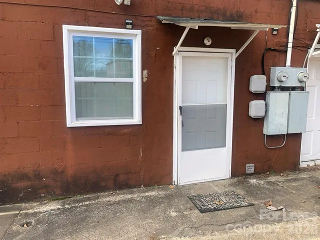 $850 | 544 North Center Street, Unit D, Statesville, NC 28677