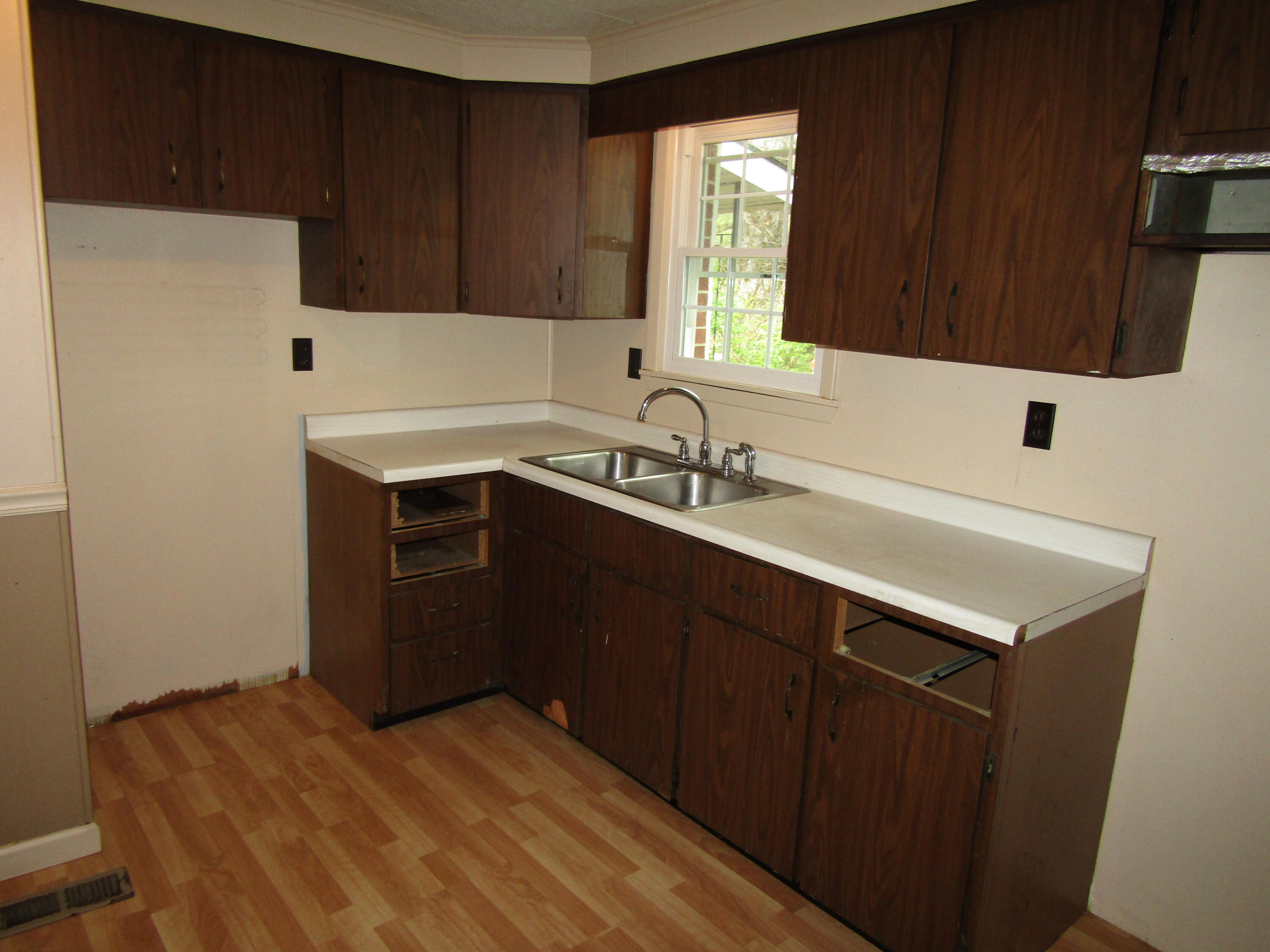 381 Rock Hill Road Watauga, TN 37694 - Photo 11 of 16 018