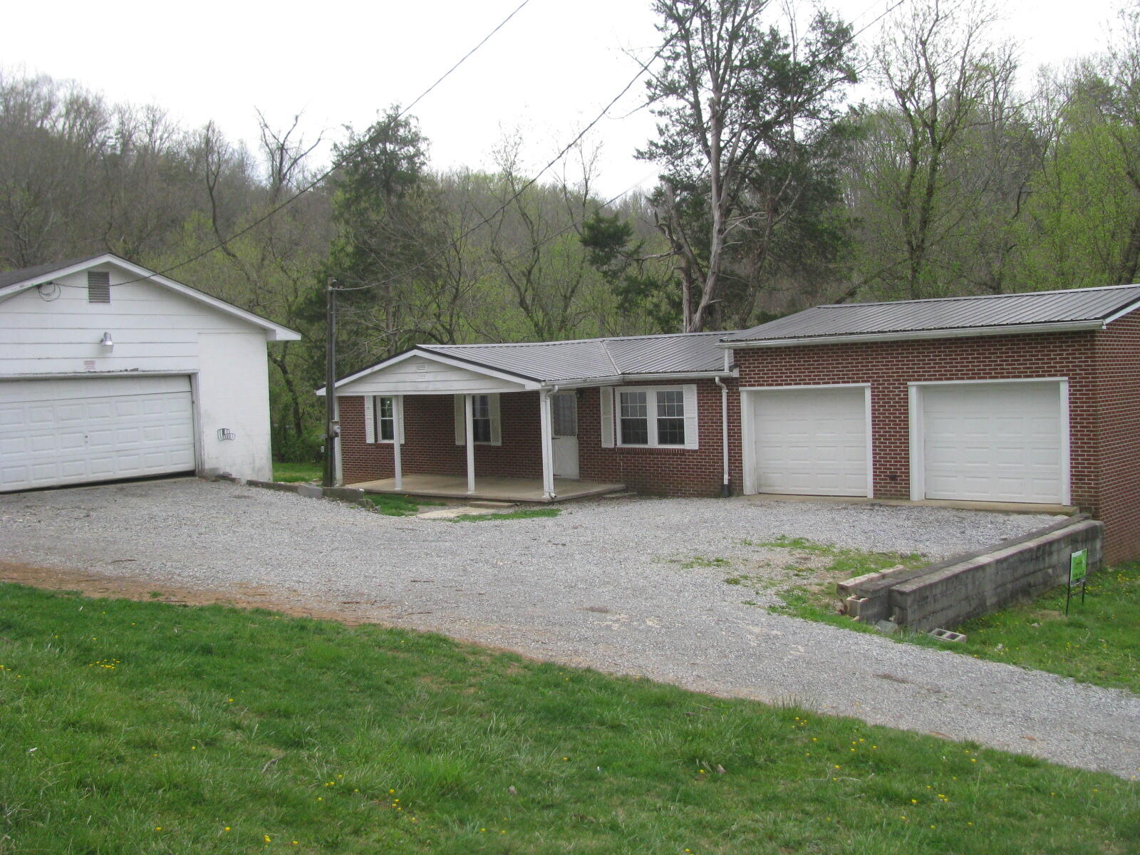 381 Rock Hill Road Watauga, TN 37694 - Photo 2 of 16 075