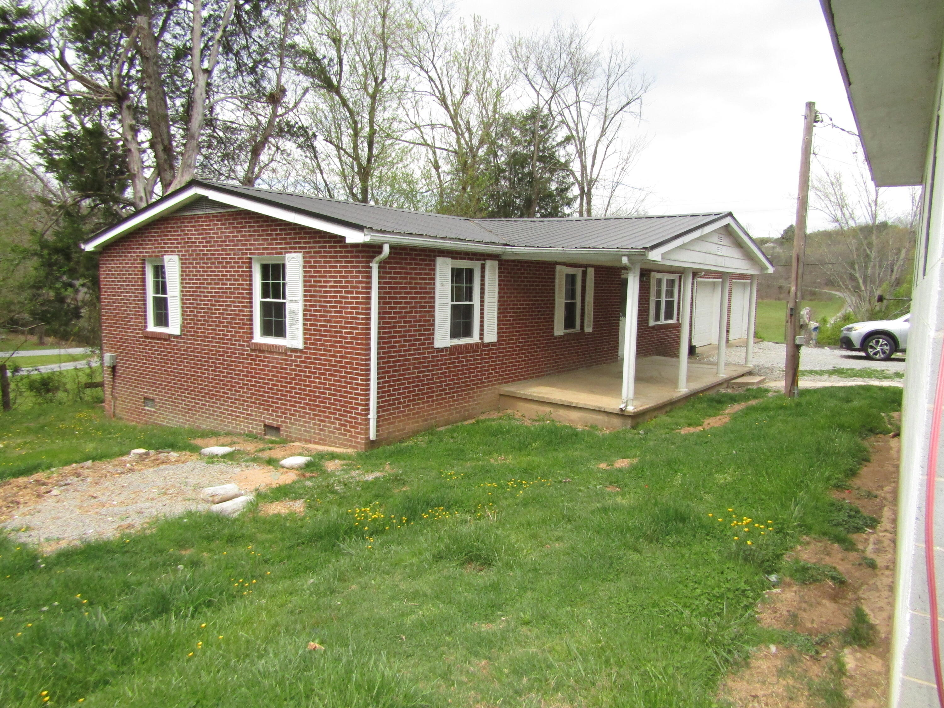 381 Rock Hill Road Watauga, TN 37694 - Photo 3 of 16 023