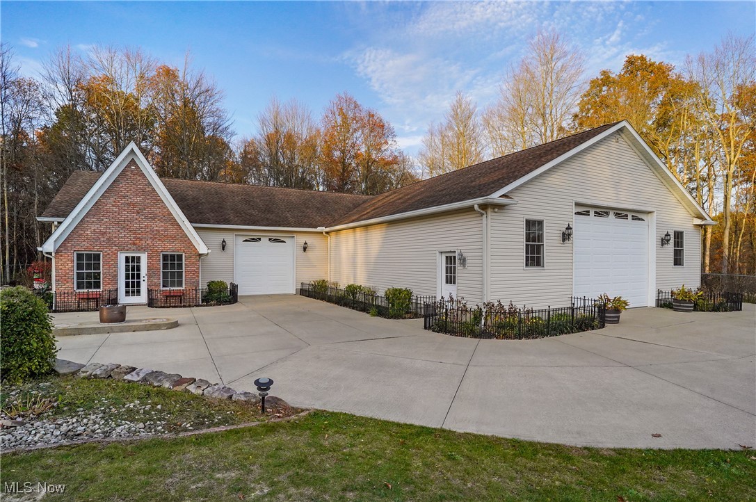 8555 Cable Line Road Ravenna, OH 44266 - Photo 4 of 50 Outbuilding is really nice.