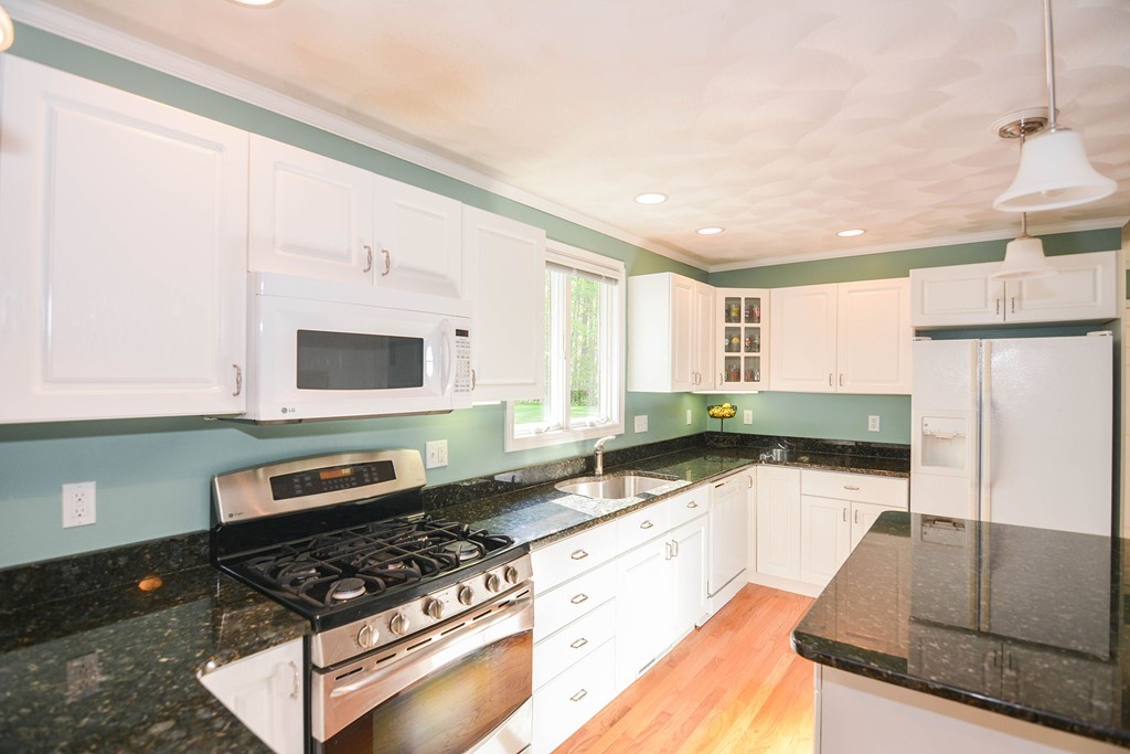 84 Adams Street Dunstable, MA 01827 - Photo 3 of 19 Gallery Image 3