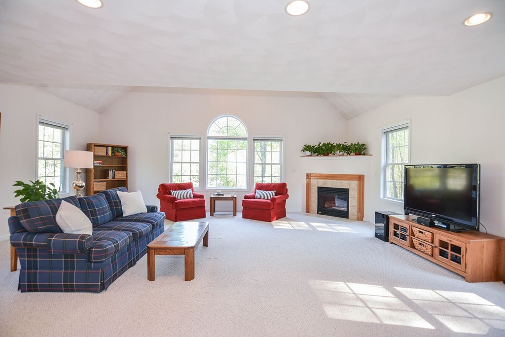 84 Adams Street Dunstable, MA 01827 - Photo 6 of 19 Gallery Image 6