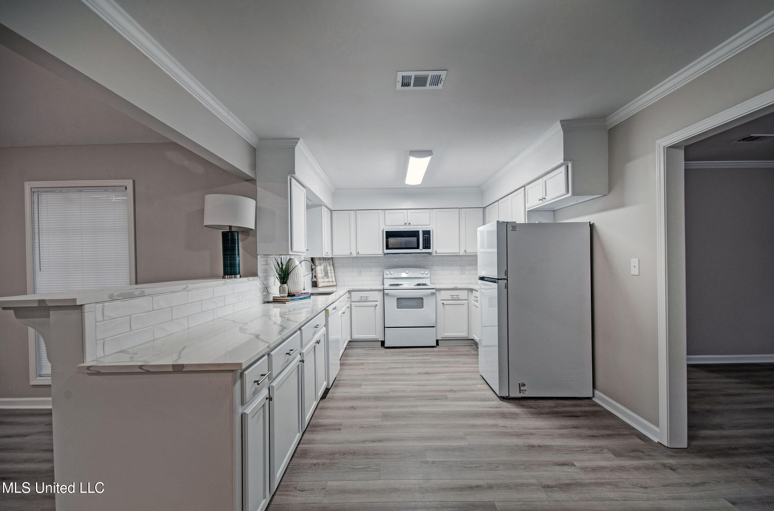 219 1 Park Place Jackson, MS 39212 - Photo 11 of 36 IMGP8218_19_20