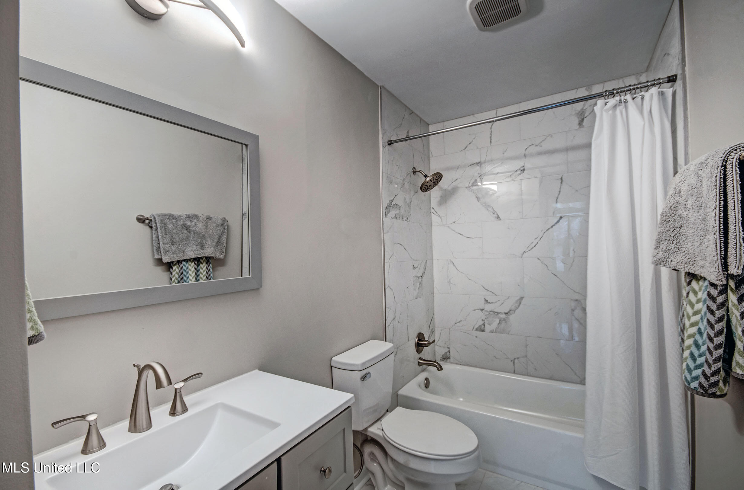 219 1 Park Place Jackson, MS 39212 - Photo 27 of 36 IMGP8275_6_7