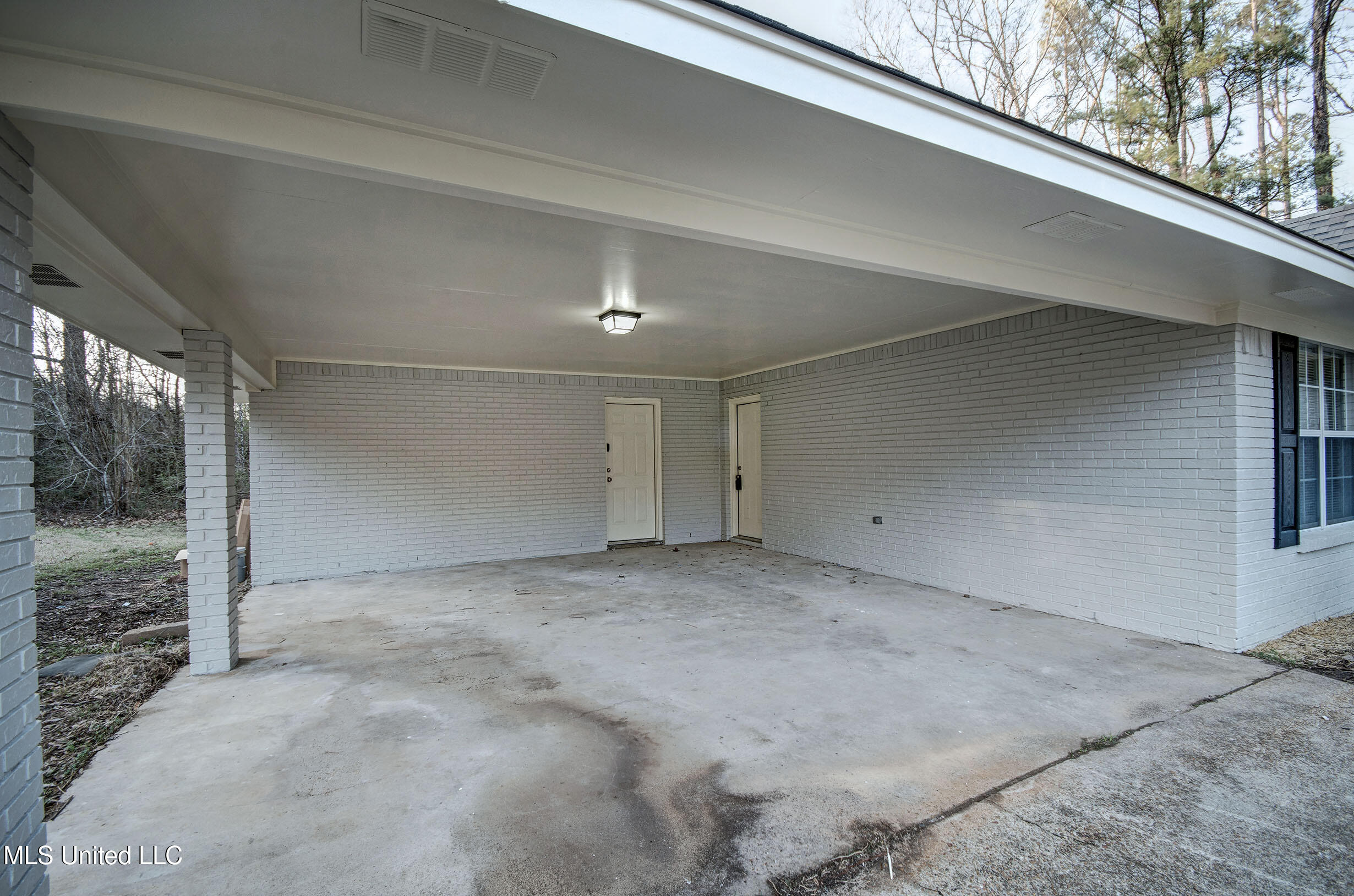 219 1 Park Place Jackson, MS 39212 - Photo 5 of 36 IMGP8191_2_3