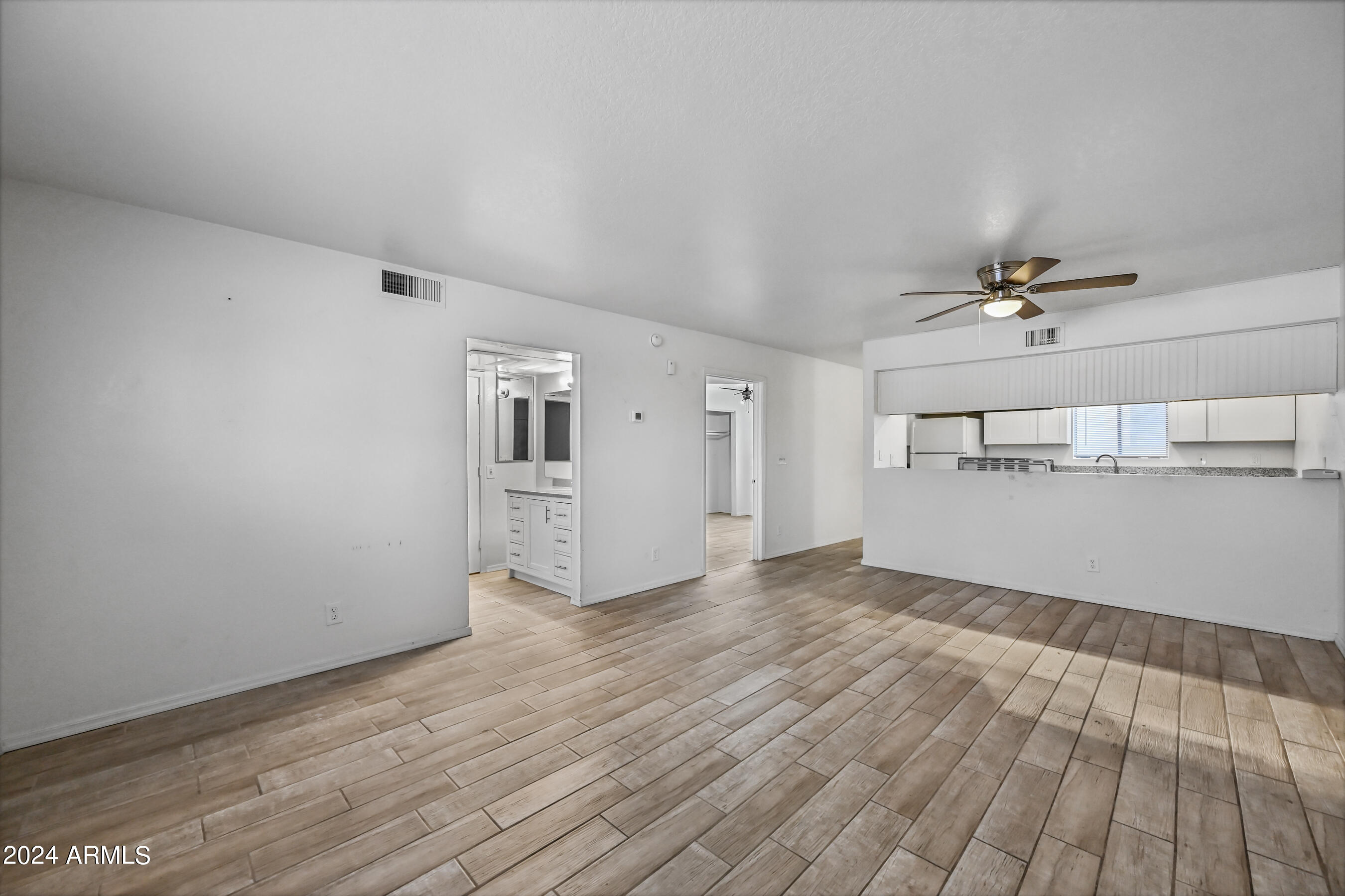 2650 East McKellips Road, Unit 212 Mesa, AZ 85213 - Photo 2 of 15 2-2650EMR212-ocupix