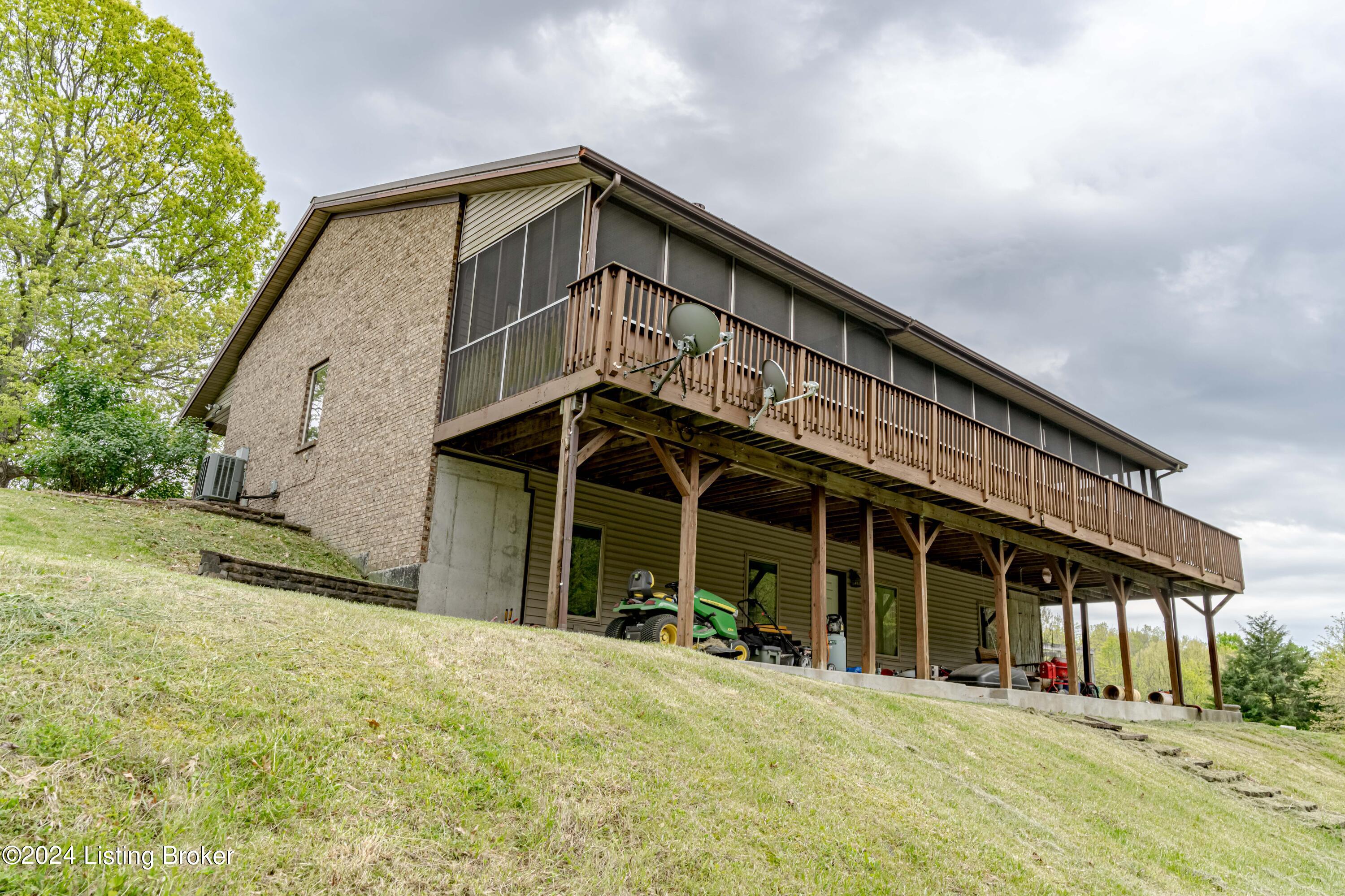 9881 Waddy Road Waddy, KY 40076 - Photo 52 of 80 DSC05367