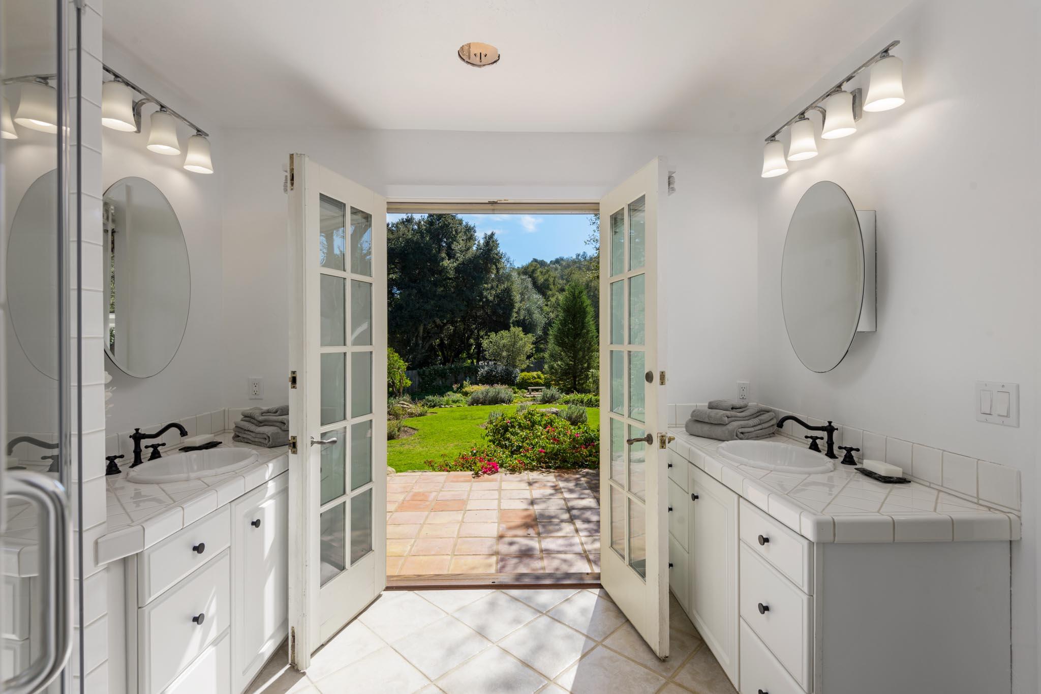 2795 East Valley Road Montecito, CA 93108 - Photo 11 of 21 Primary Bathroom