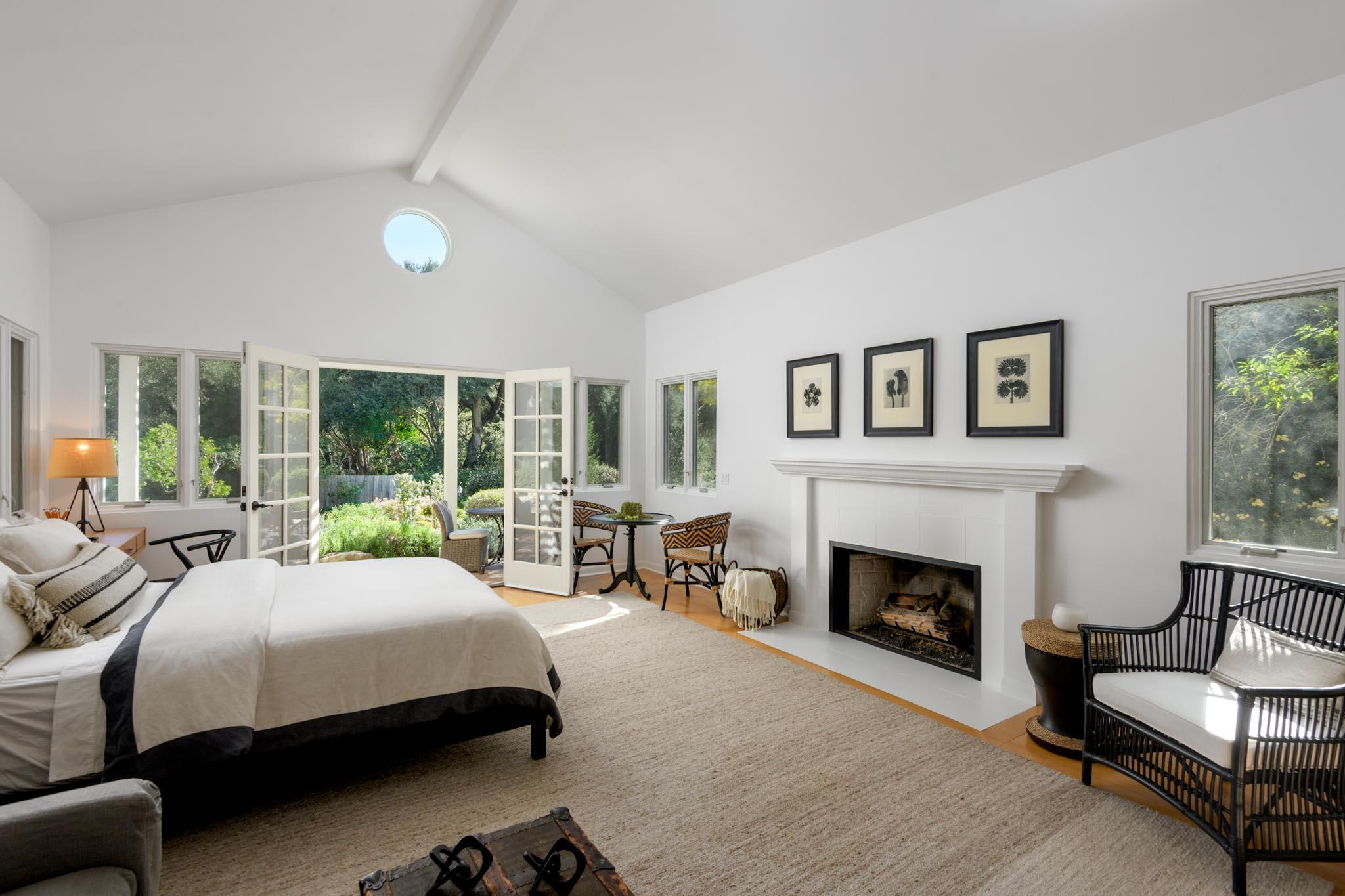 2795 East Valley Road Montecito, CA 93108 - Photo 17 of 21 Guest House