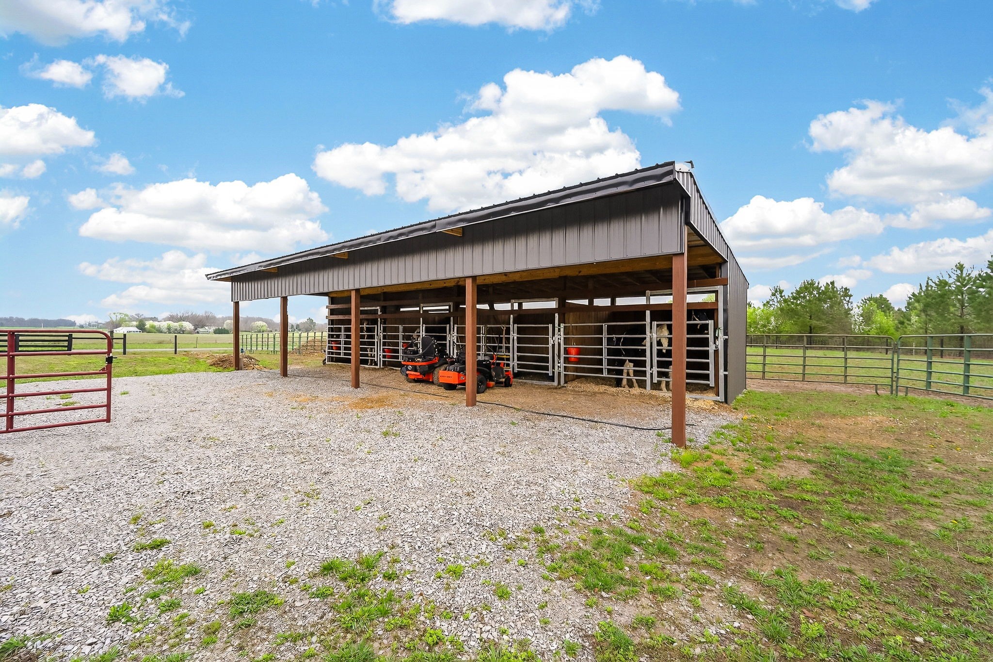 1765 Sugartree Springs Road Belvidere, TN 37306 - Photo 23 of 42 a view of a house with backyard and porch