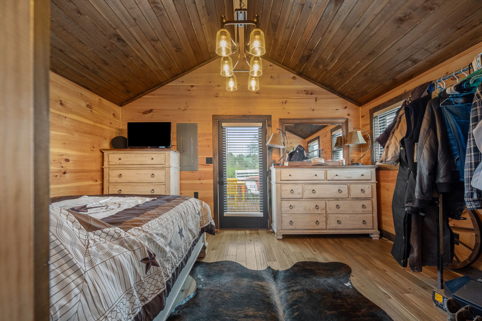 1765 Sugartree Springs Road Belvidere, TN 37306 - Photo 39 of 42 a bed room with a bed and a television