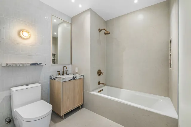 $1,995,000 | 109 Devoe Street, Unit 3 | Williamsburg