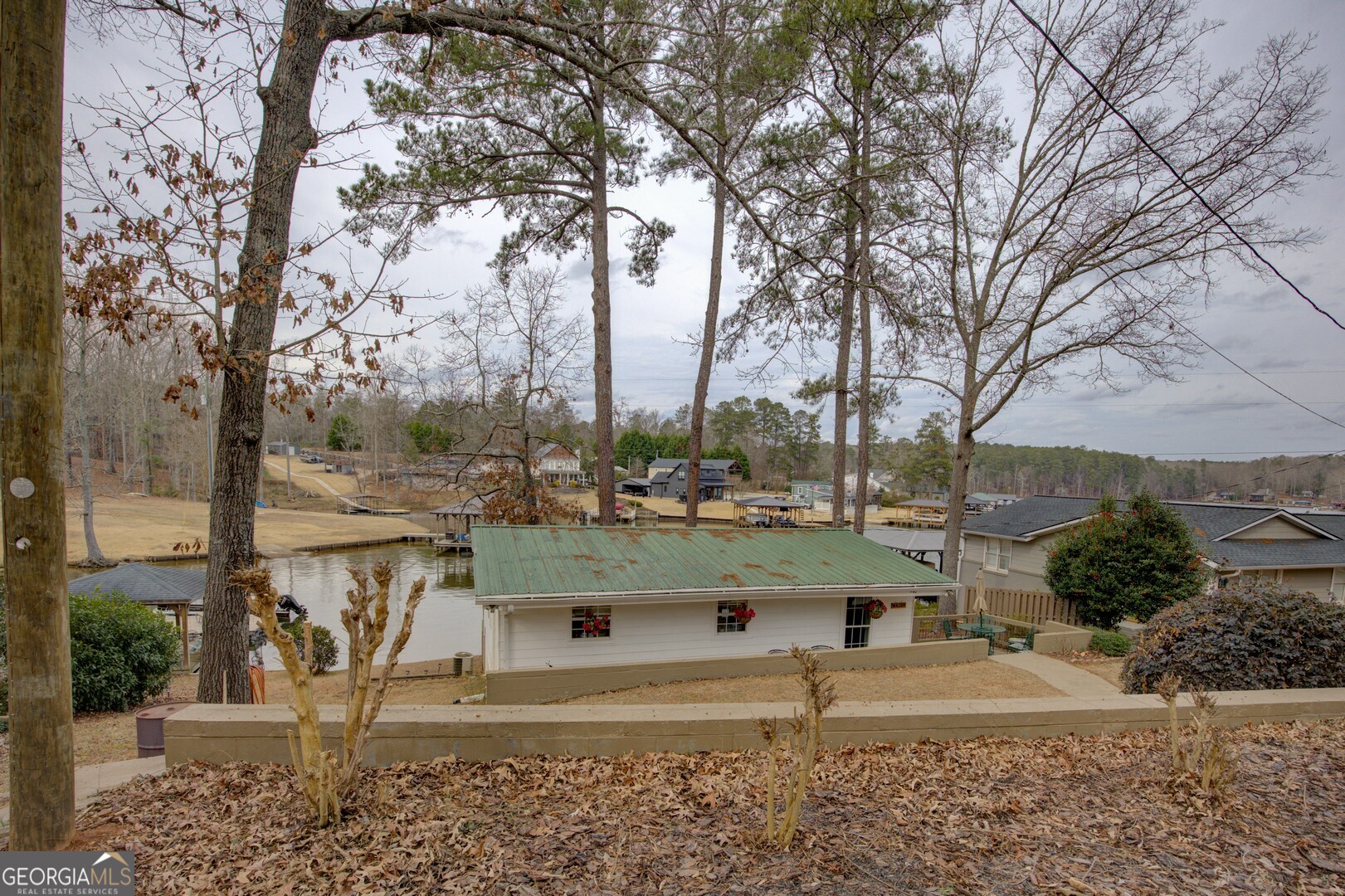 141 Andrea Circle Jackson, GA 30233 - Photo 39 of 41 a view of a water fountain and a bench