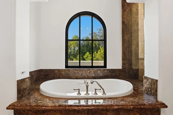 $5,150,000 | 18325 Calle La Serra, Rancho Santa Fe, CA 92091