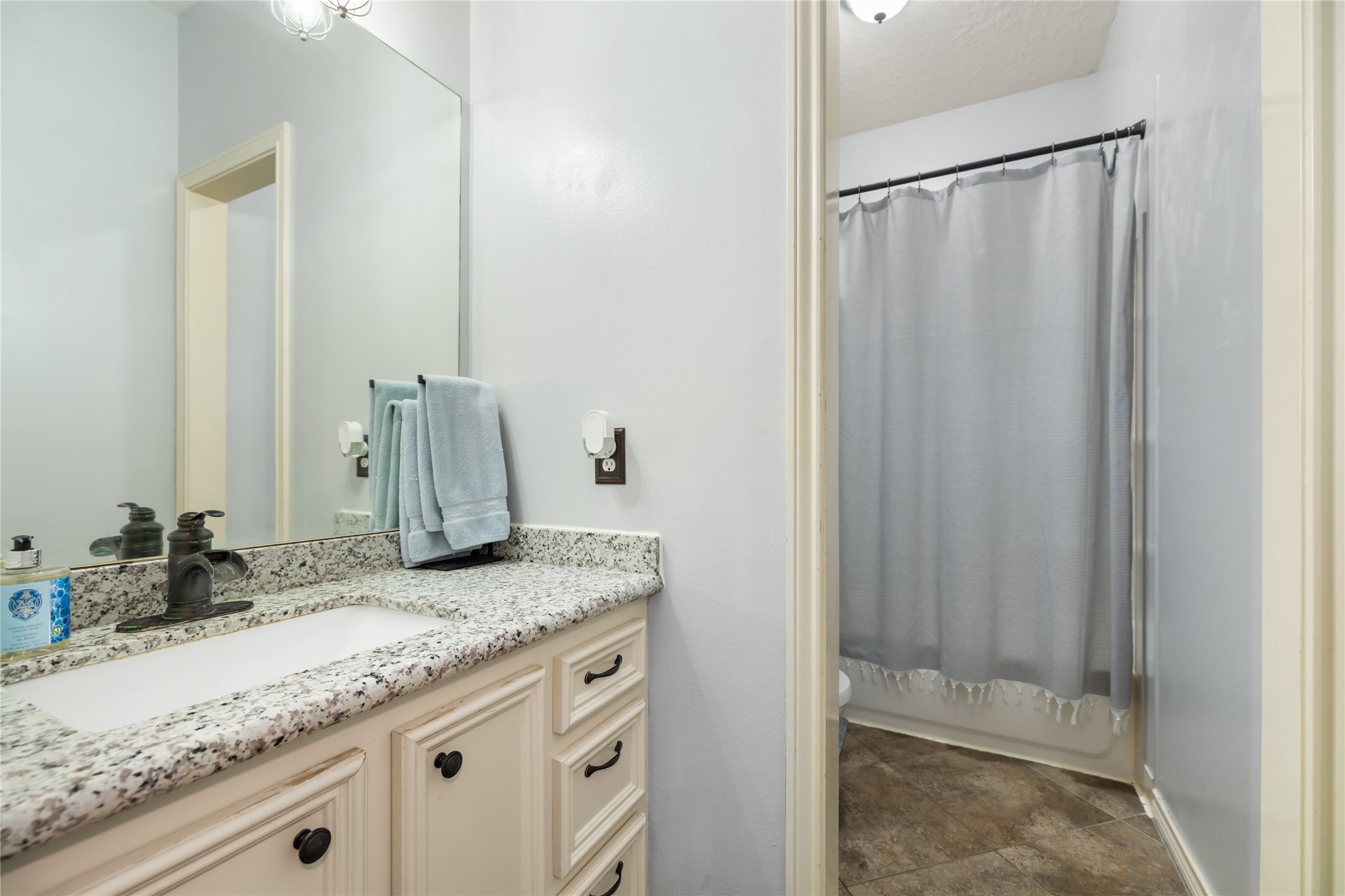 1102 Spring Branch Drive Baytown, TX 77523 - Photo 23 of 28