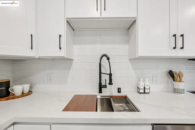 a close view of sink and tap