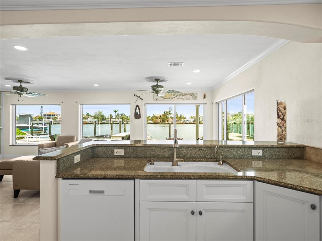 16129 4th Street East Redington Beach, FL 33708 - Photo 4 of 43 Gallery Image 4