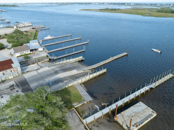 $2,800 | 61 Sailor Sky Way, Hampstead, NC 28443