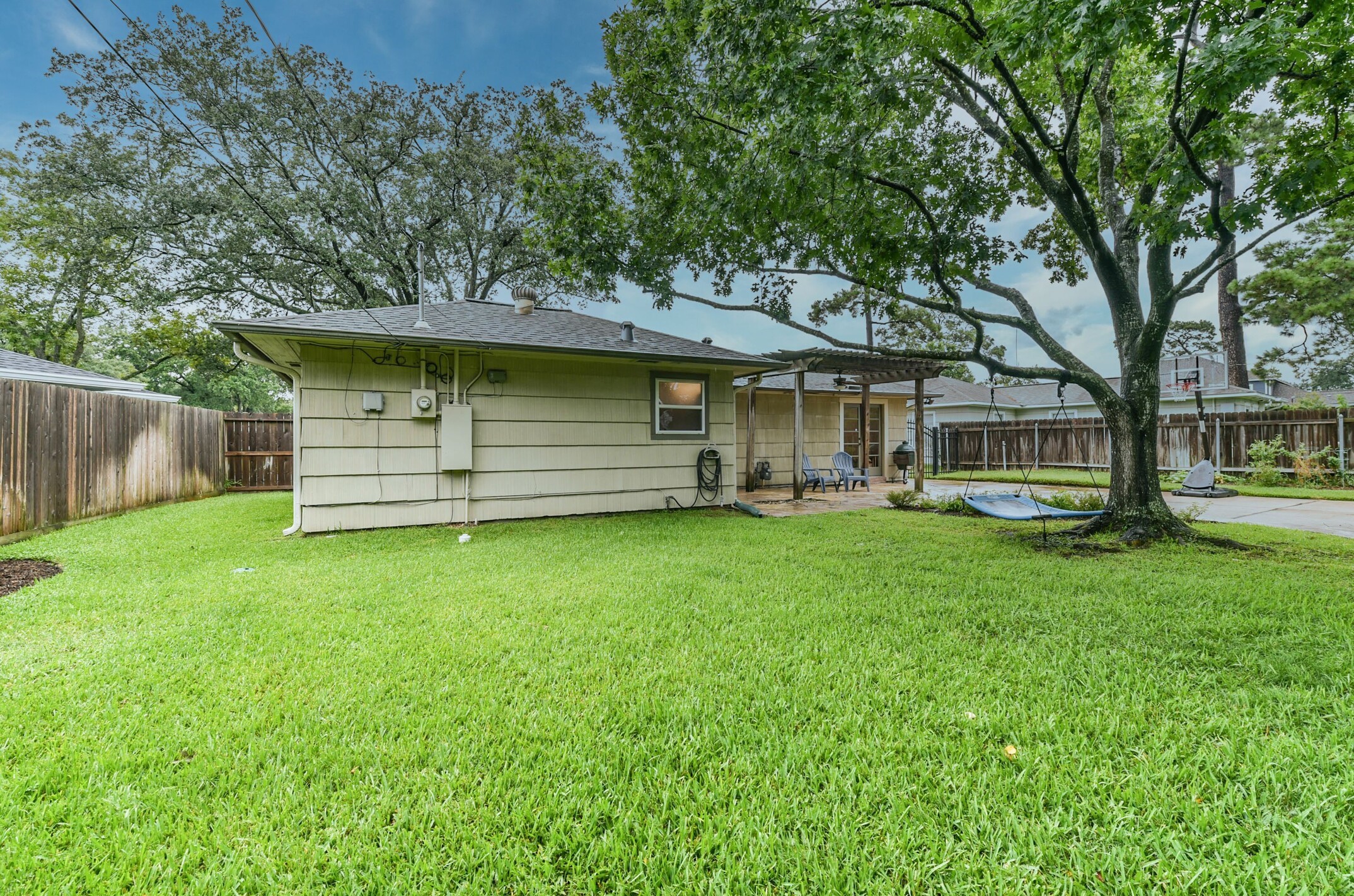 906 Bay Oaks Road Houston, TX 77008 - Photo 25 of 26 Incredible opportunity to live in one of the most stunning neighborhoods inside the loop. Home includes brand new HVAC and duct work!