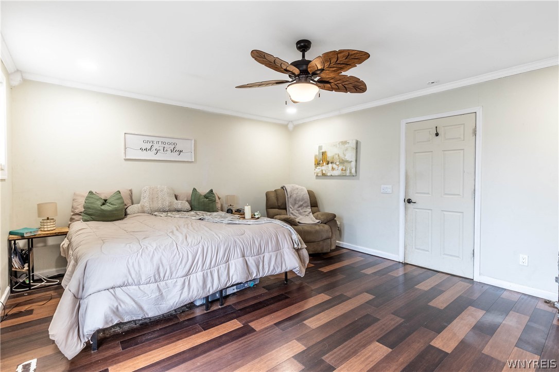 6795 Nash Road Wheatfield, NY 14120 - Photo 12 of 43 Primary Bedroom