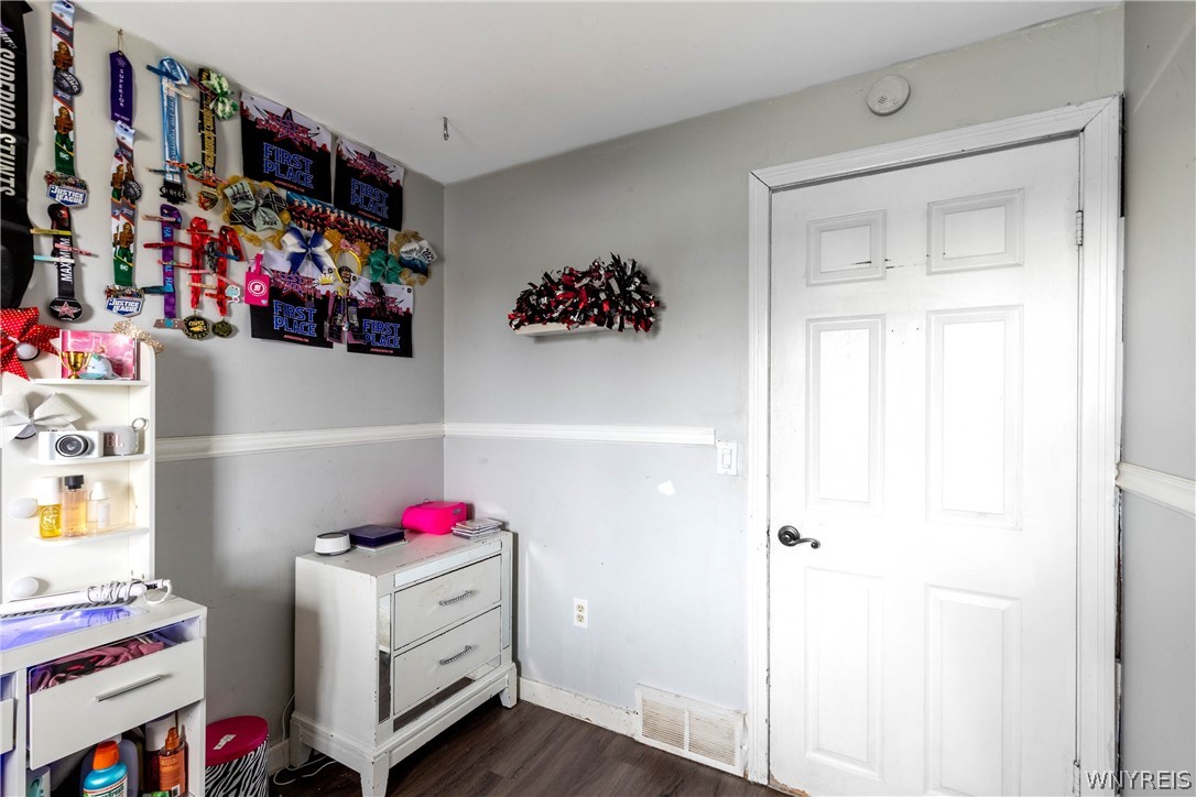 6795 Nash Road Wheatfield, NY 14120 - Photo 19 of 43 Bedroom 2