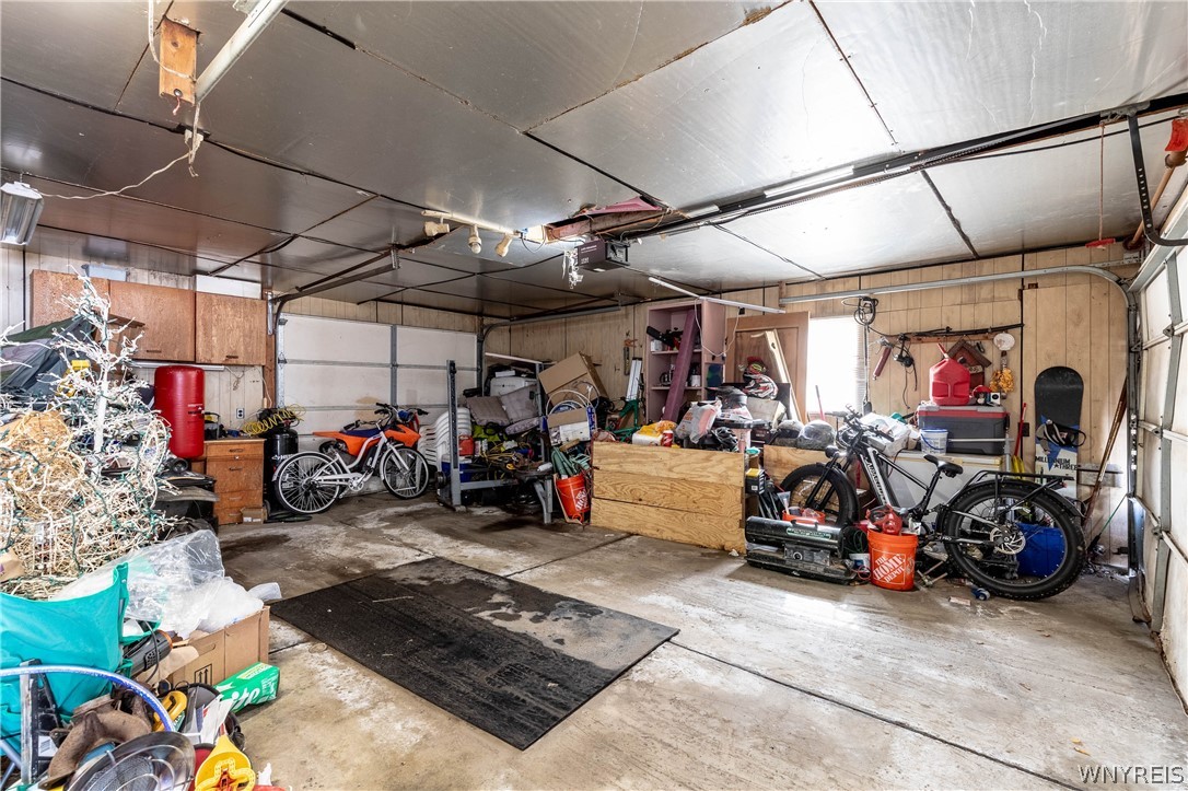 6795 Nash Road Wheatfield, NY 14120 - Photo 37 of 43 Garage