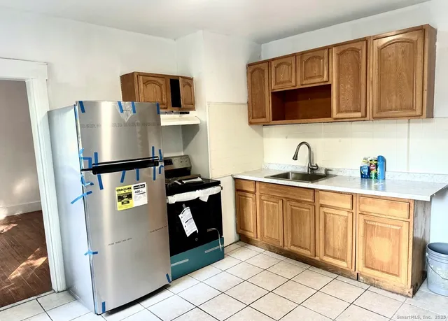 $2,000 | 219 Connecticut Avenue, New London, CT 06320