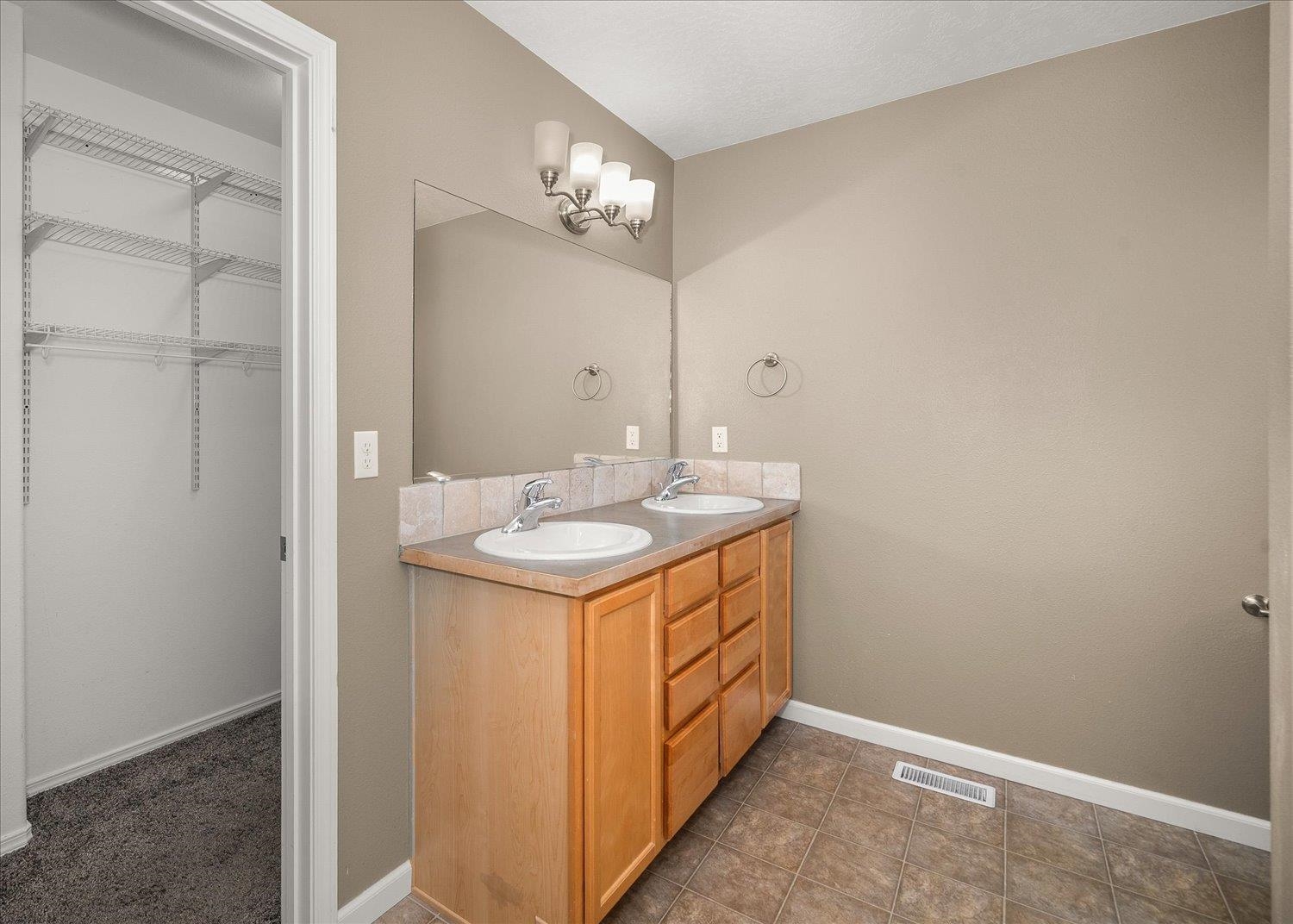 7905 North Ash Lane Spokane, WA 99208 - Photo 15 of 50