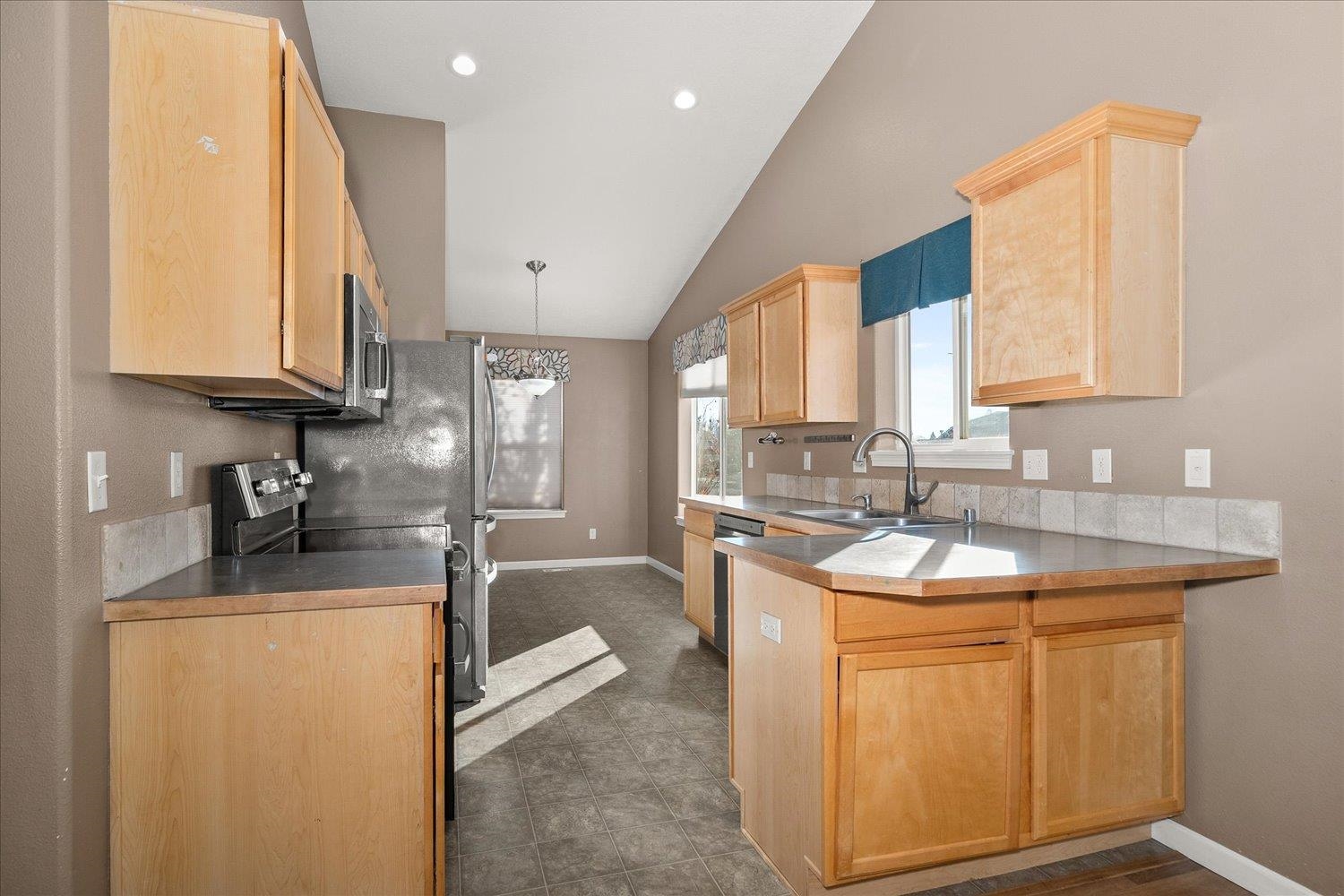 7905 North Ash Lane Spokane, WA 99208 - Photo 7 of 50