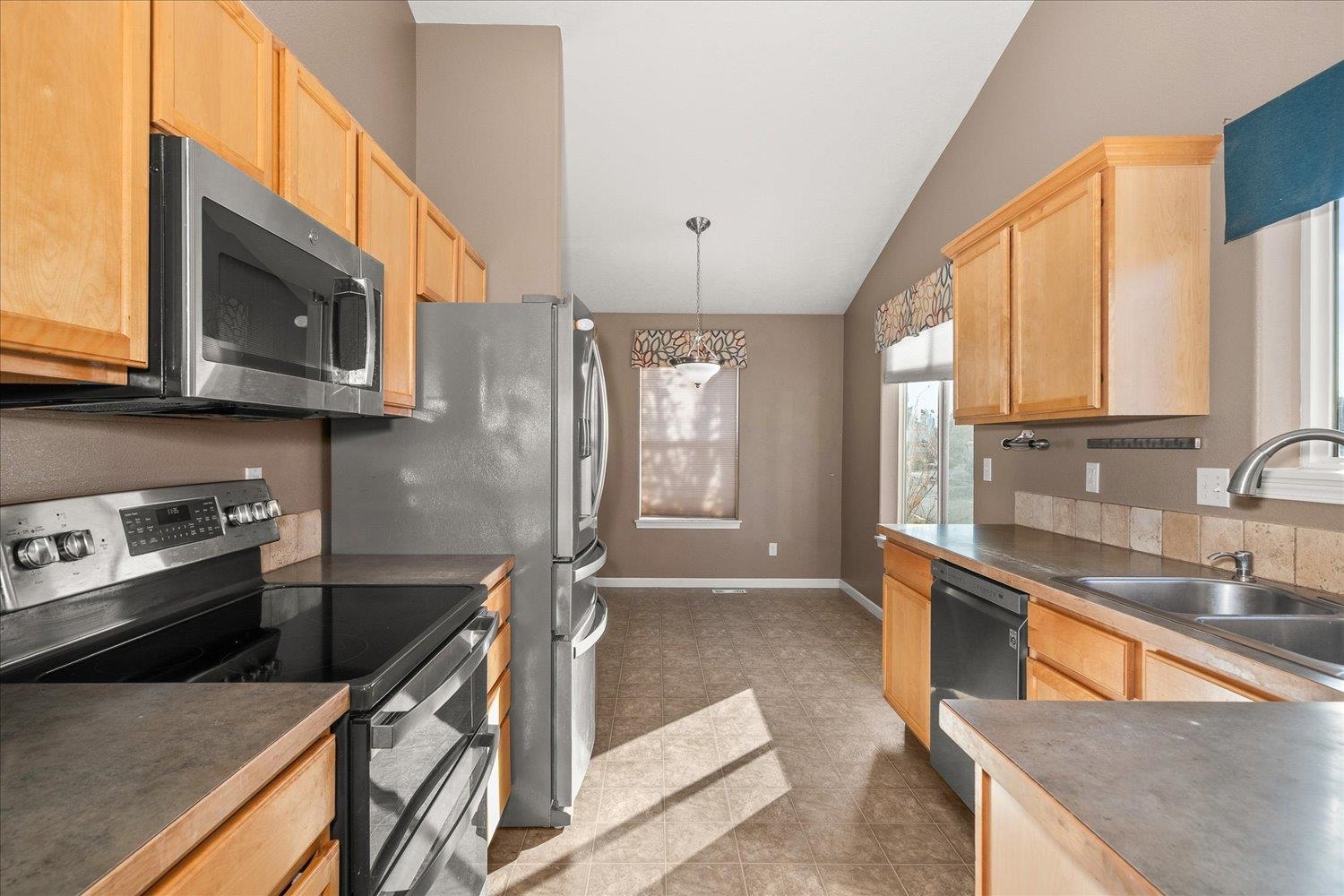 7905 North Ash Lane Spokane, WA 99208 - Photo 8 of 50