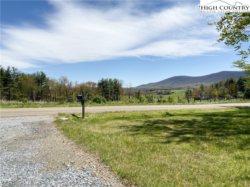 390 Tedder Road Sparta, NC 28675 - Photo 7 of 24 Gallery Image 7