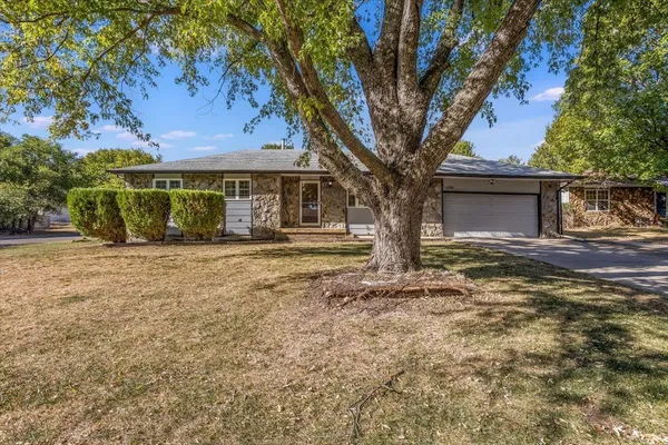 $215,000 | 1701 North Ridge Road, Derby, KS 67037