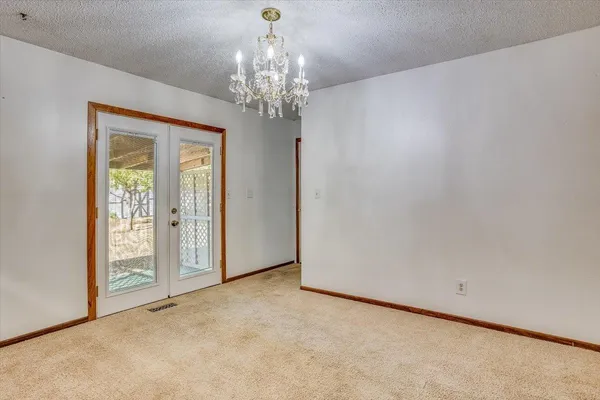 $215,000 | 1701 North Ridge Road, Derby, KS 67037