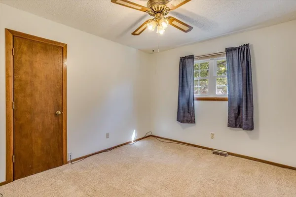 $215,000 | 1701 North Ridge Road, Derby, KS 67037