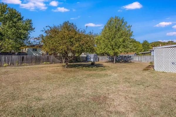 $215,000 | 1701 North Ridge Road, Derby, KS 67037