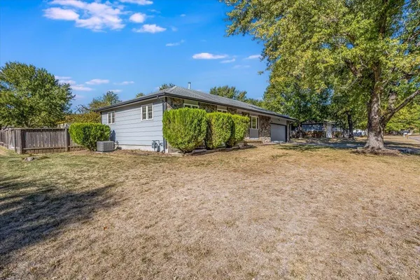 $215,000 | 1701 North Ridge Road, Derby, KS 67037