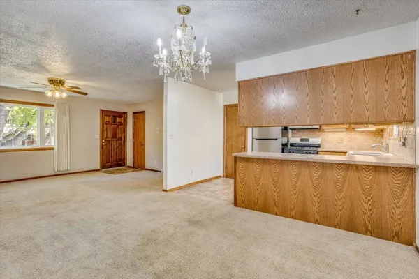 $215,000 | 1701 North Ridge Road, Derby, KS 67037