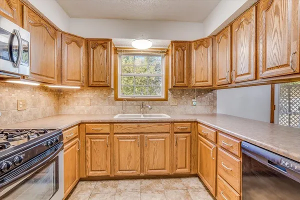 $215,000 | 1701 North Ridge Road, Derby, KS 67037