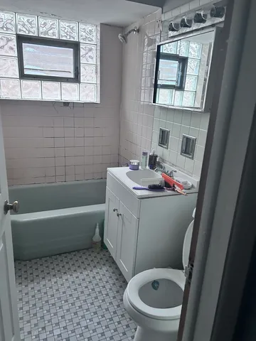 $750,000 | 2310 South 17th Avenue, Riverside, IL 60546