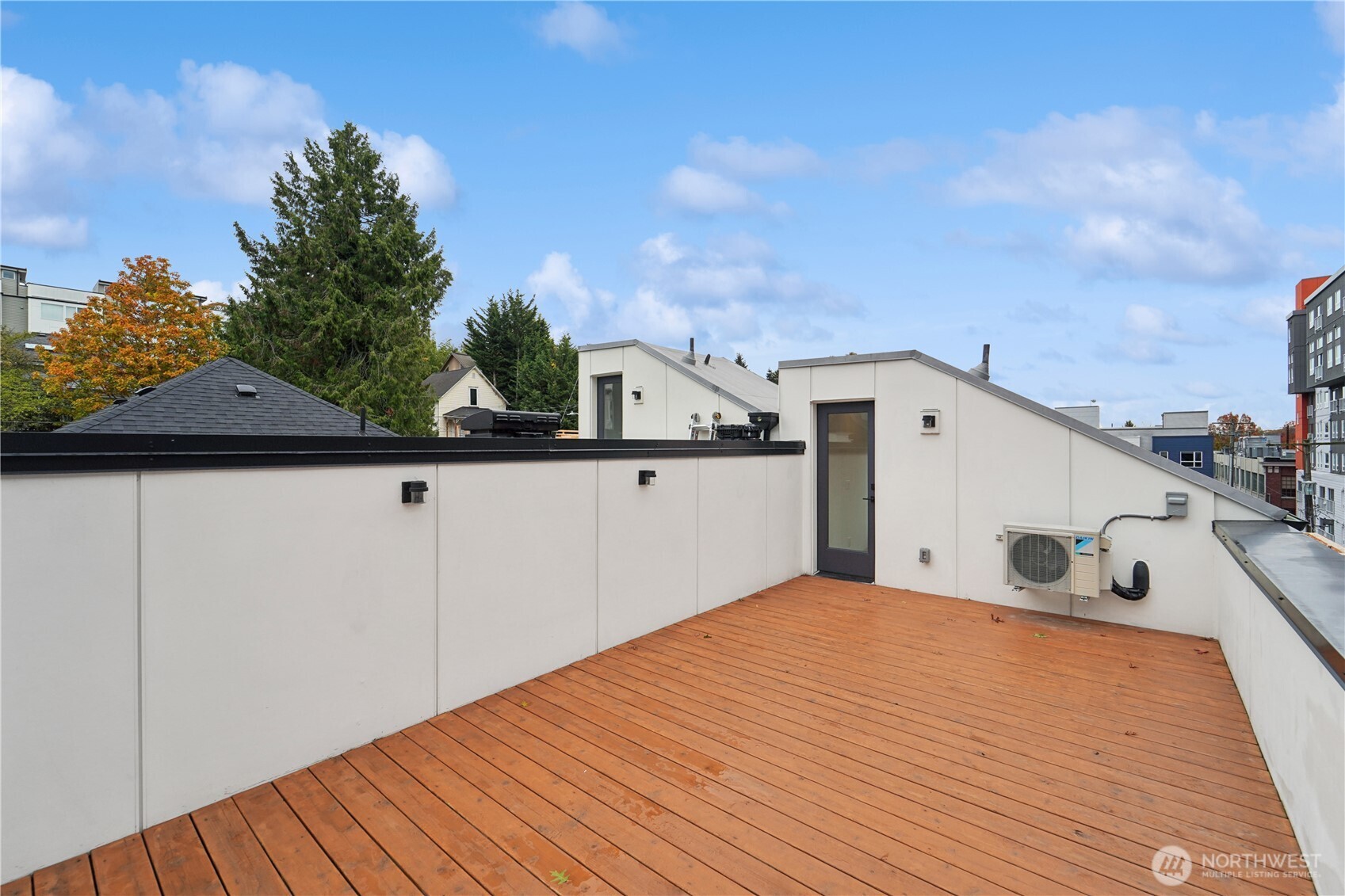 909 Hiawatha Place South, Unit B Seattle, WA 98144 - Photo 22 of 22 a view of a terrace