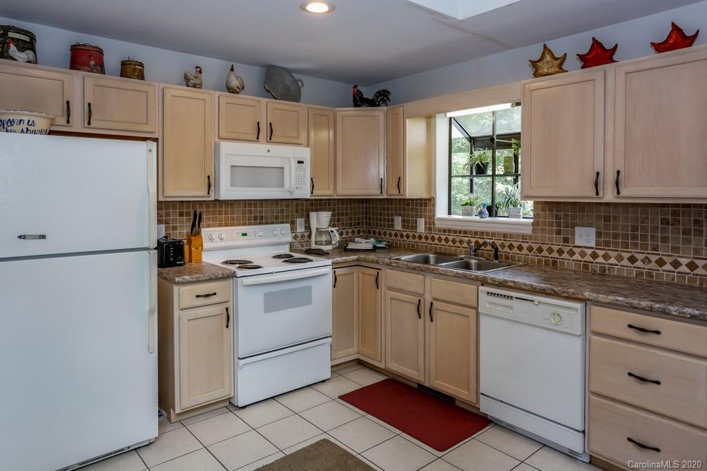 343 Bolt Road Lake Lure, NC 28746 - Photo 5 of 46 Gallery Image 5