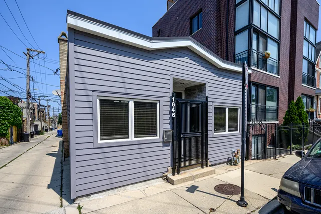 $2,950 | 1646 West Blackhawk Street, Chicago, IL 60622