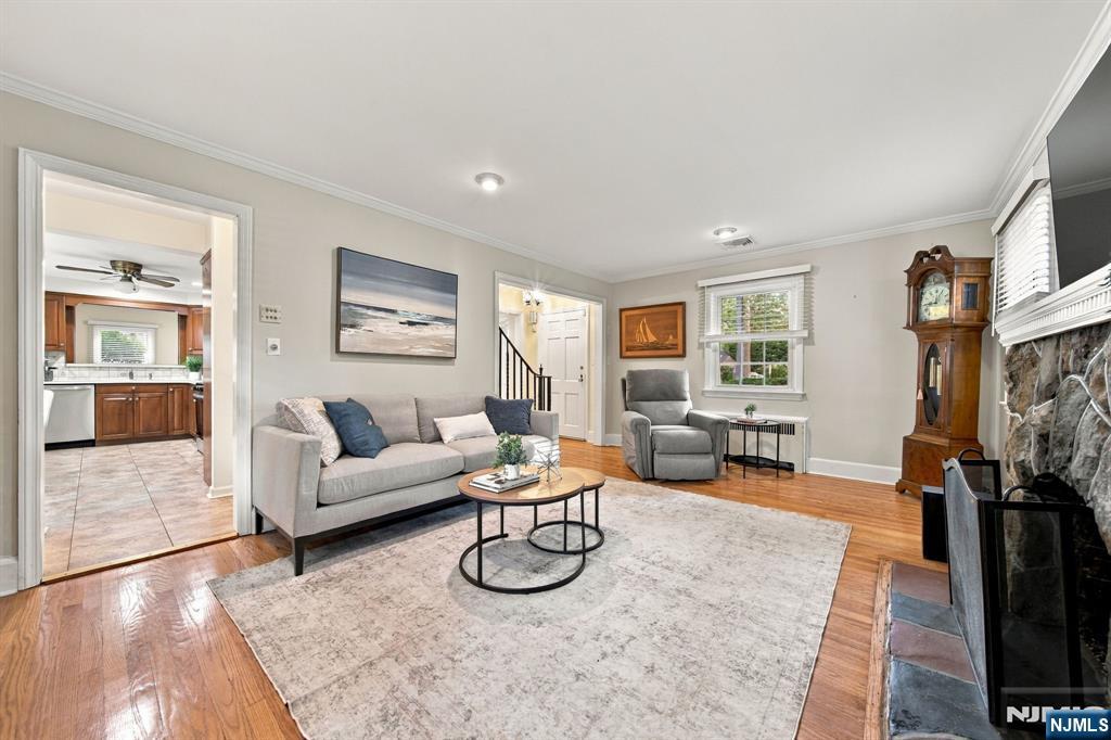 163 Cottage Road Wyckoff, NJ 07481 - Photo 10 of 35 Gallery Image 10