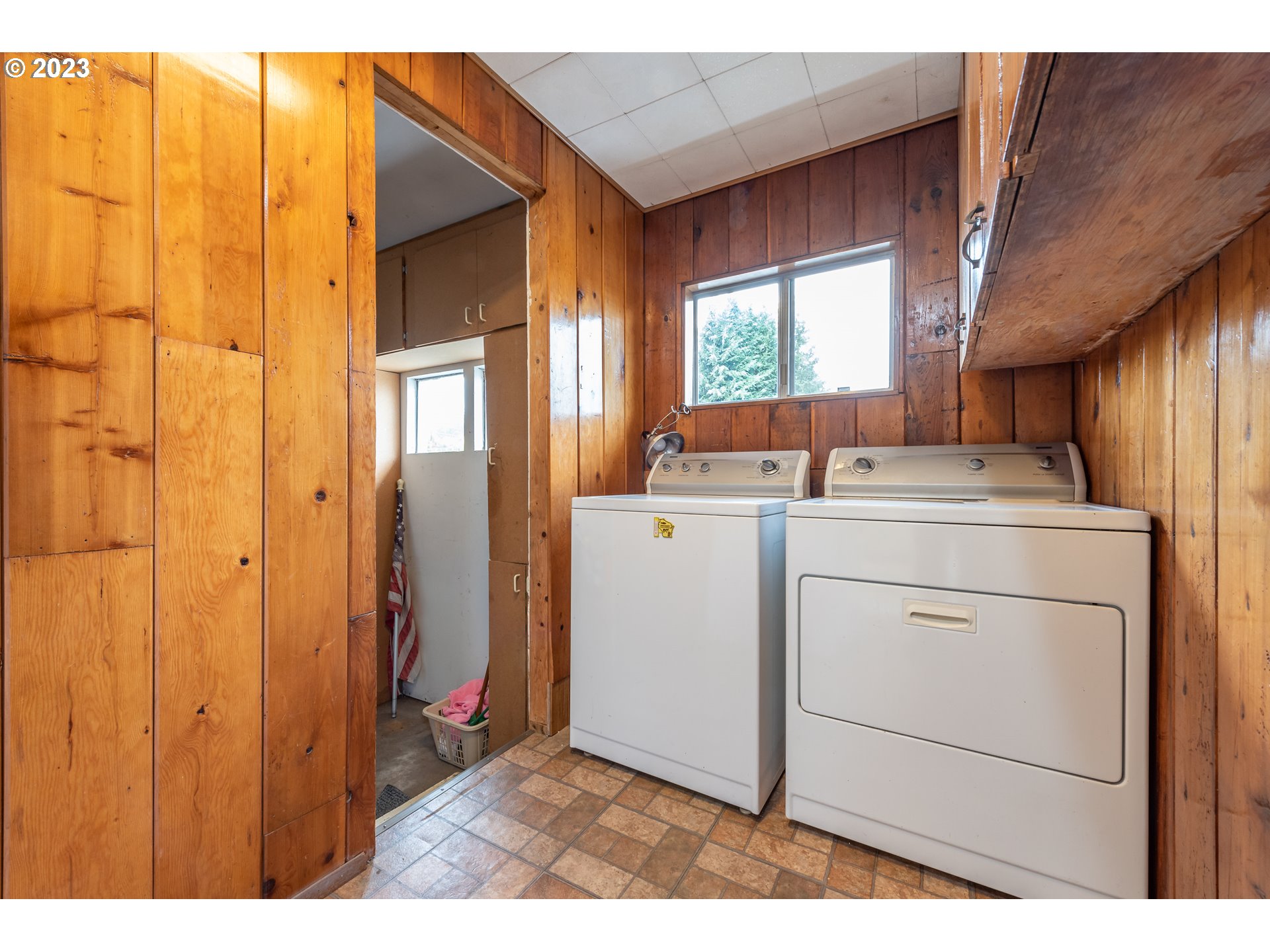 2434 Southwest 328th Street Federal Way, WA 98023 - Photo 24 of 31 a utility room with dryer and washer