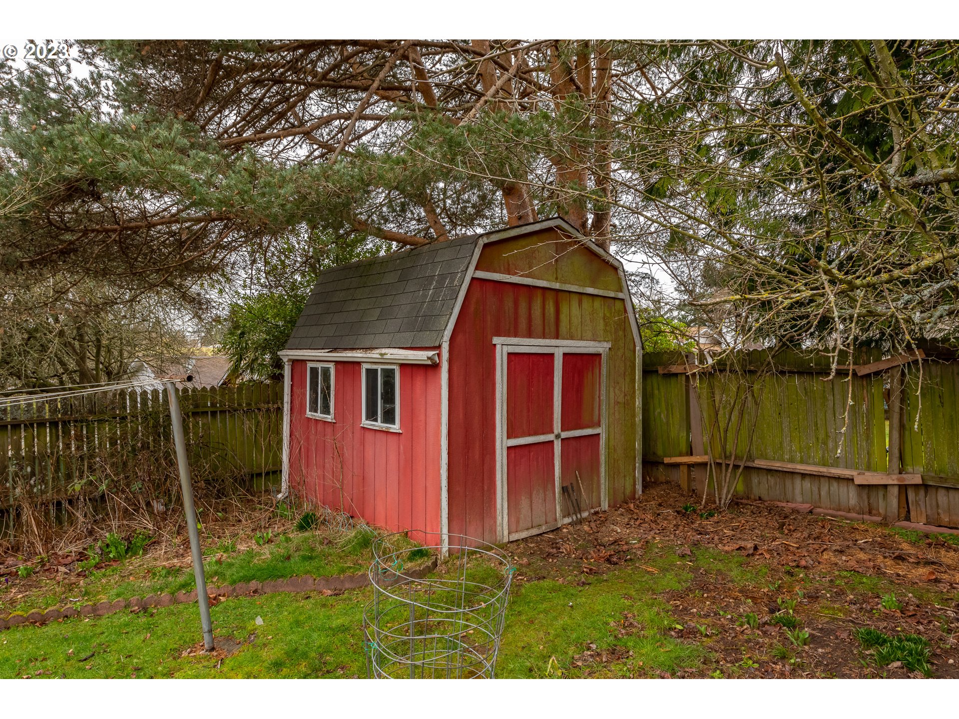 2434 Southwest 328th Street Federal Way, WA 98023 - Photo 27 of 31 a view of backyard of house with entertaining space
