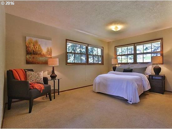 3424 Southwest Hamilton Court Portland, OR 97239 - Photo 11 of 16 Gallery Image 11